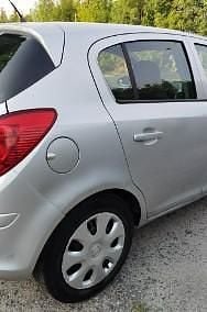 Używany Opel Corsa 81 KM (59 kW) 2008 Srebrny (metalik) Hatchback