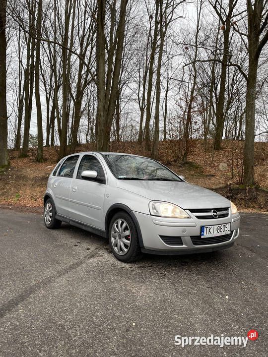 Używany Opel Corsa 80 KM (58 kW) 2005 Srebrny Sedan/Limuzyna