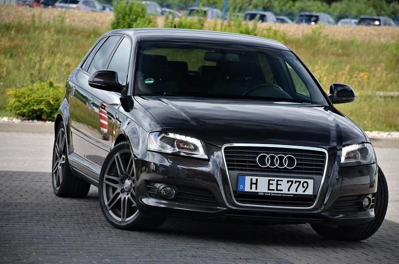 Brązowy (metalik, perła) Używany 2010 Audi A3 Hatchback | 31 900 zł (Dość drogi) - Obraz 1/4