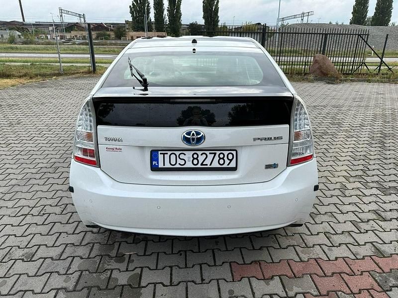 Używany Toyota Prius 99 KM (72 kW) 2011 Biały Hatchback