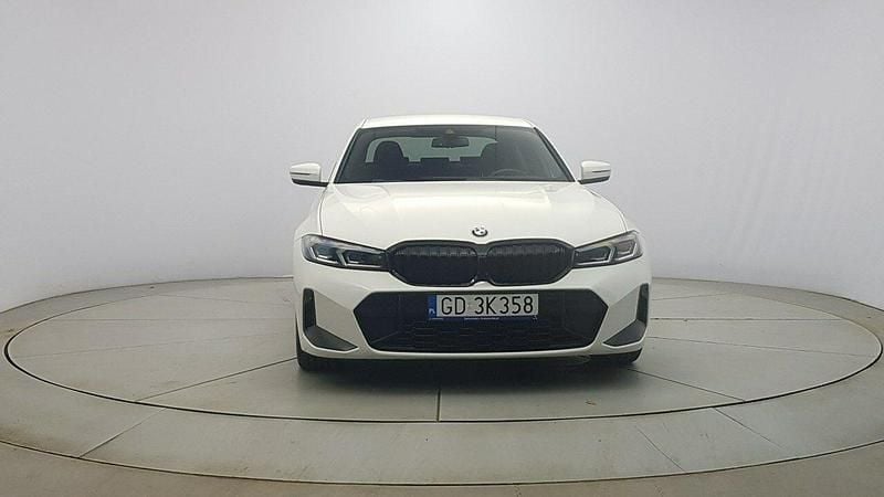 Używany BMW 318 Sport Line 150 KM (110 kW) 2023 Biały Sedan/Limuzyna