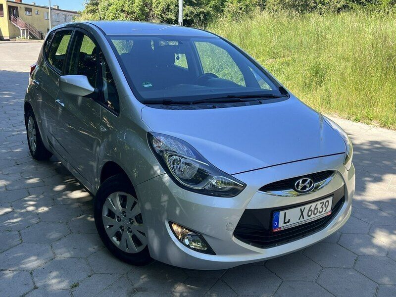Srebrny Używany 2015 Hyundai ix20 Hatchback | 37 998 zł (Dość drogi) - Obraz 1/4