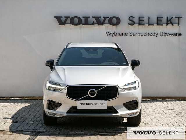 Używany Volvo XC60 235 KM (172 kW) 2020 Srebrny SUV