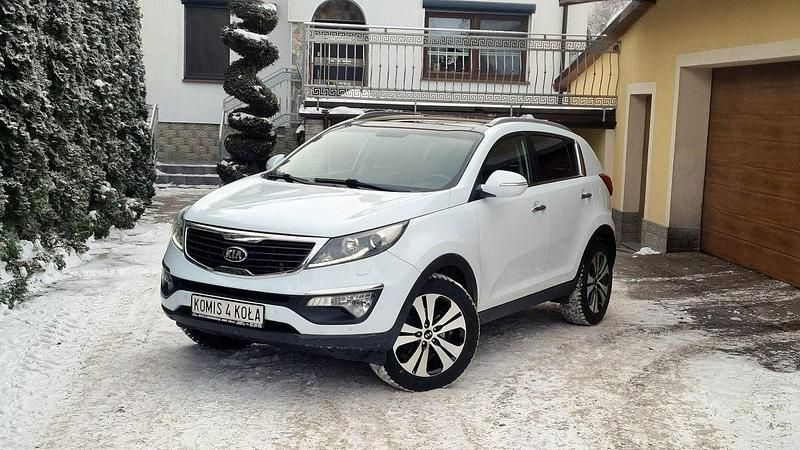 Biały (metalik) Używany 2012 Kia Sportage SUV | 36 900 zł (Uczciwa cena) - Obraz 1/4