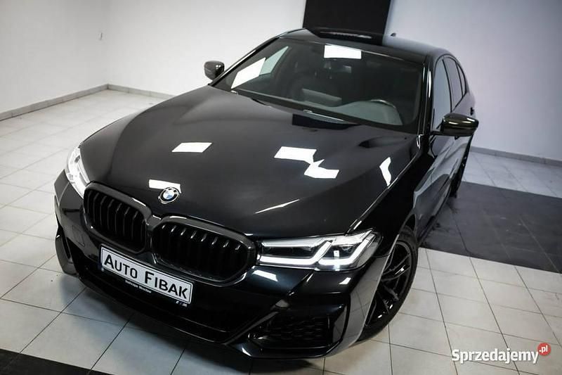 Czarny Używany 2023 BMW 520 Comfort Edition Sedan/Limuzyna | 209 900 zł - Obraz 1/4