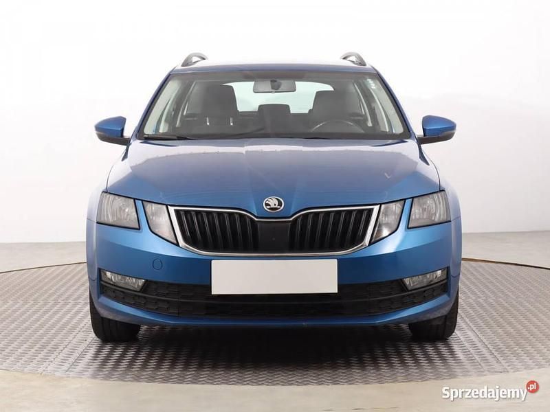 Niebieski Używany 2018 Skoda Octavia Kombi | 36 999 zł (Dobra cena) - Obraz 1/4