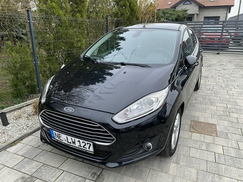 Używany Ford Fiesta 80 KM (58 kW) 2015 Czarny Hatchback