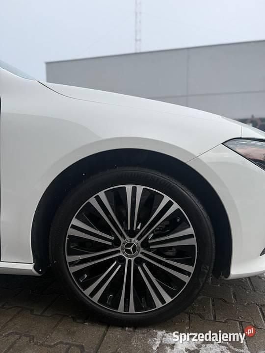 Używany Mercedes CLA250 2023 Sedan/Limuzyna