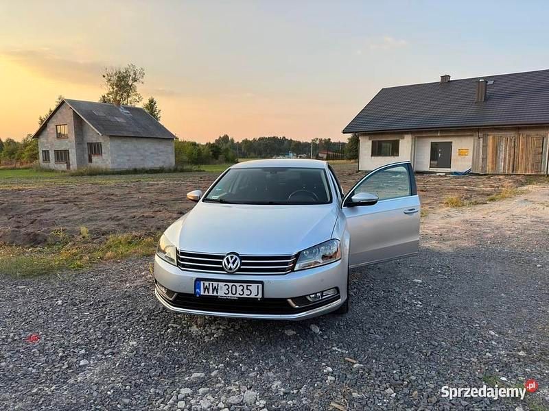 Używany VW Passat 2010 Srebrny Sedan/Limuzyna