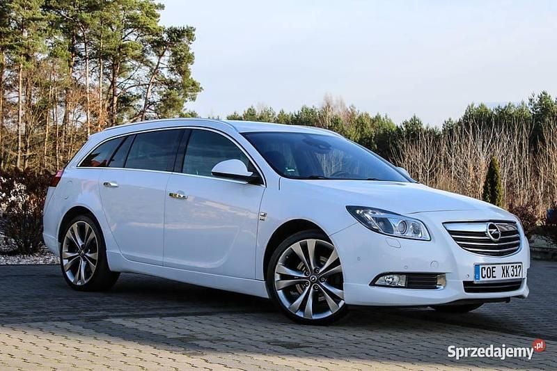 Biały Używany 2012 Opel Insignia OPC Kombi | 27 900 zł (Uczciwa cena) - Obraz 1/4