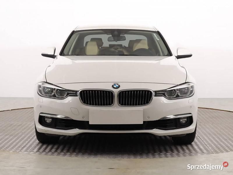 Biały Używany 2016 BMW 318 Sedan/Limuzyna | 60 999 zł (Uczciwa cena) - Obraz 1/4