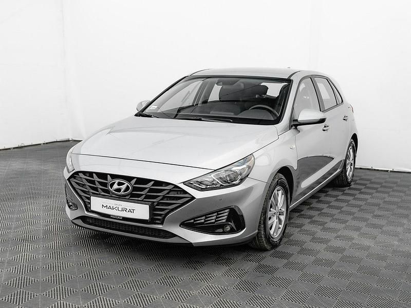 Używany Hyundai i30 110 KM (80 kW) 2022 Srebrny (metalik) Hatchback