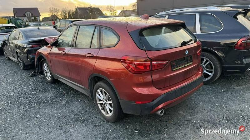 Czerwony Używany 2020 BMW 118 Advantage Hatchback | 34 999 zł - Obraz 1/4