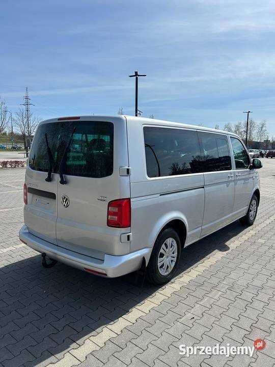 Używany VW Caravelle 2015 Srebrny Minivan