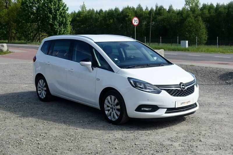 Biały Używany 2017 Opel Zafira Minivan | 41 800 zł (Uczciwa cena) - Obraz 1/4