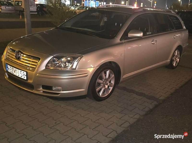 Srebrny Używany 2003 Toyota Avensis Kombi | 7000 zł (Uczciwa cena) - Obraz 1/4