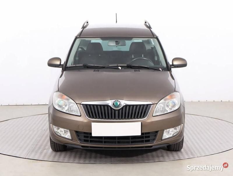 Brązowy Używany 2012 Skoda Roomster Minivan | 13 499 zł (Uczciwa cena) - Obraz 1/4