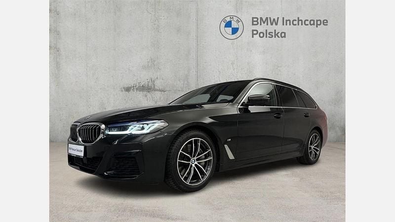 Black sapphire metallic metalizowany Używany 2023 BMW 540 Kombi | 229 900 zł (Super Cena) - Obraz 1/3