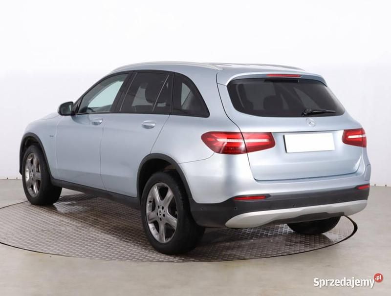 Używany Mercedes GLC350 2017 Srebrny SUV