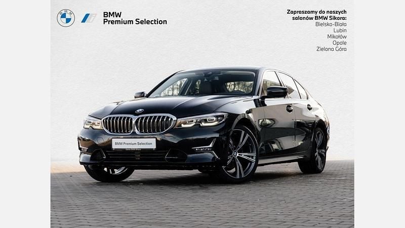 Black sapphire metallic metalizowany Używany 2022 BMW 320 Luxury Line Sedan/Limuzyna | 149 900 zł (Uczciwa cena) - Obraz 1/3