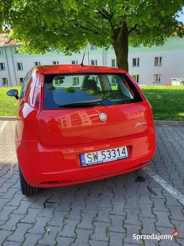 Czerwony Używany 2009 Fiat Grande Punto Hatchback | 7500 zł (Dobra cena) - Obraz 1/4