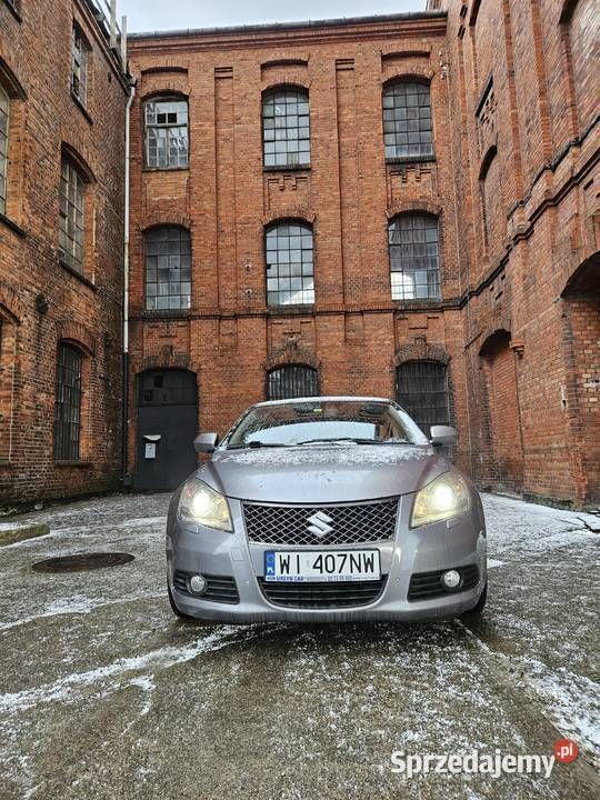 Srebrny Używany 2010 Suzuki Kizashi Sedan/Limuzyna | 28 900 zł - Obraz 1/4