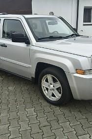 Używany Jeep Patriot 140 KM (102 kW) 2007 Srebrny (metalik) SUV