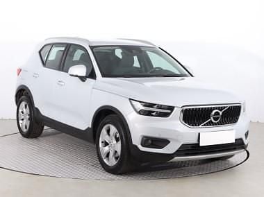 Beżowy Używany 2021 Volvo XC40 SUV | 97 999 zł (Super Cena) - Obraz 1/4