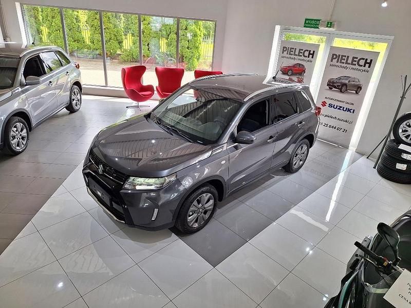 Zzz titan dark gray pearl metallic Używany 2025 Suzuki Vitara SUV | 95 900 zł (Uczciwa cena) - Obraz 1/1