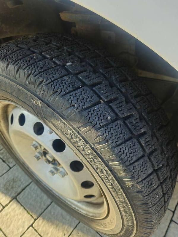 Biały Używany 2007 Renault Trafic Van | 15 700 zł (Dobra cena) - Obraz 1/4