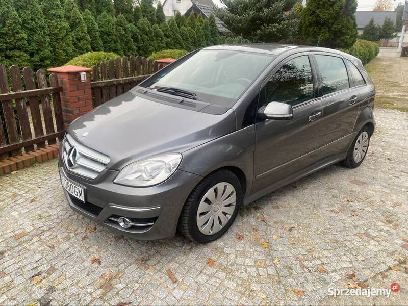 Używany Mercedes A180 2009 Grafitowy Hatchback