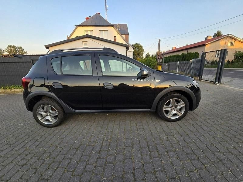 Używany Dacia Sandero Stepway 90 KM (66 kW) 2019 Czarny (metalik) Hatchback