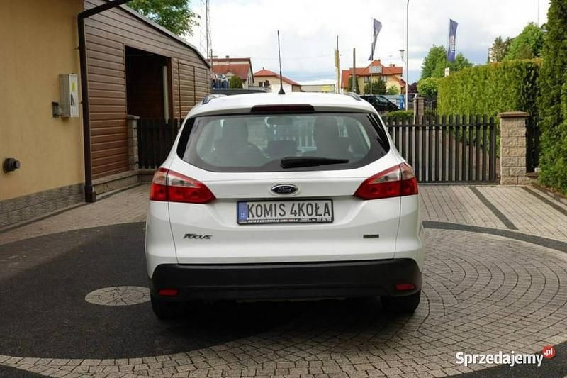 Używany Ford Focus 95 KM (69 kW) 2012 Biały Kombi