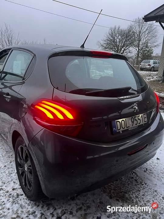Używany Peugeot 208 2015 Grafitowy Hatchback