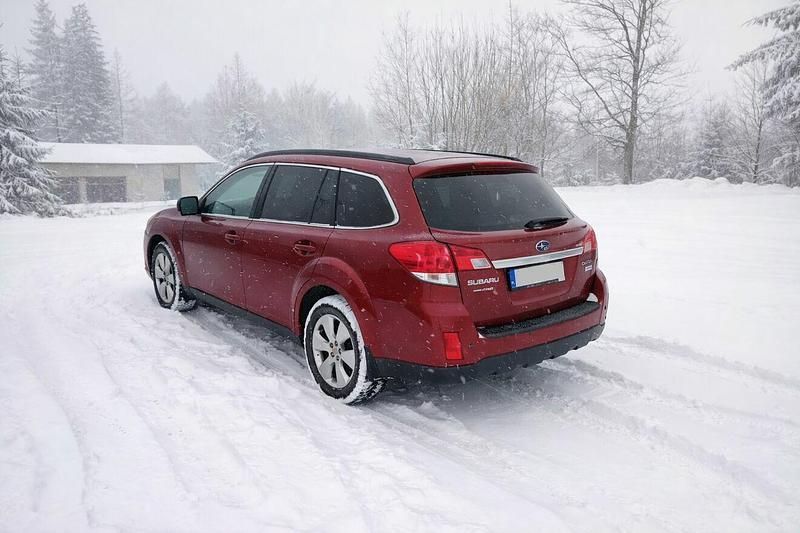Używany Subaru Outback Active 2010 Czerwony SUV