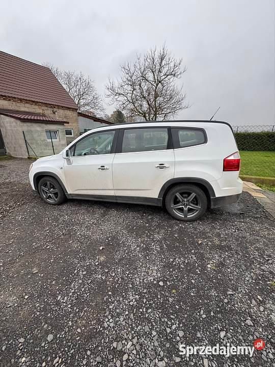 Biały Używany 2011 Chevrolet Orlando Minivan | 23 000 zł (Dość drogi) - Obraz 1/4