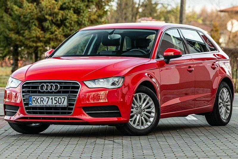 Czerwony Używany 2013 Audi A3 Hatchback | 44 900 zł (Drogi) - Obraz 1/4