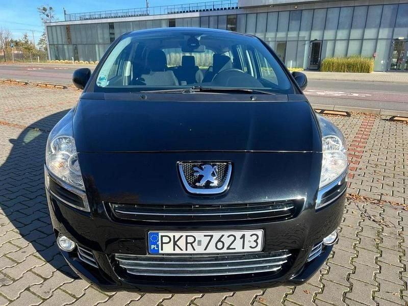 Używany Peugeot 5008 112 KM (82 kW) 2012 Czarny Minivan