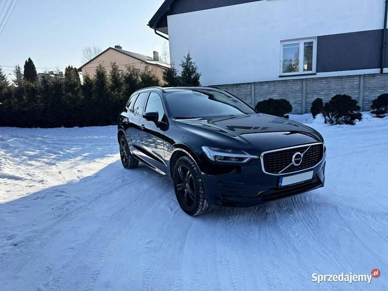 Czarny (metalik) Używany 2018 Volvo XC60 R-Design SUV | 77 500 zł (Uczciwa cena) - Obraz 1/4