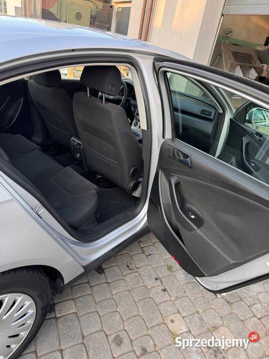 Używany VW Passat 2005 Srebrny Sedan/Limuzyna