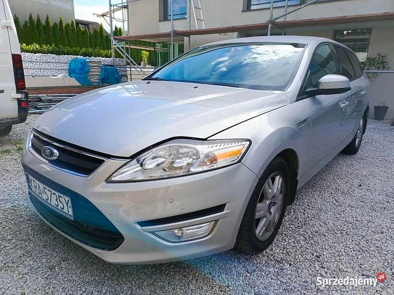 Używany Ford Mondeo 2012 Srebrny Kombi