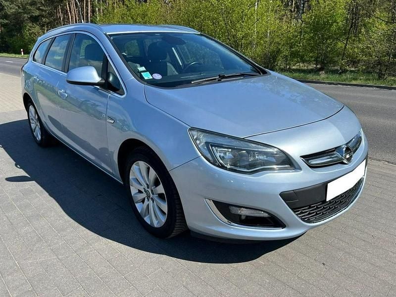 Srebrny Używany 2016 Opel Astra Kombi | 30 800 zł (Dobra cena) - Obraz 1/4
