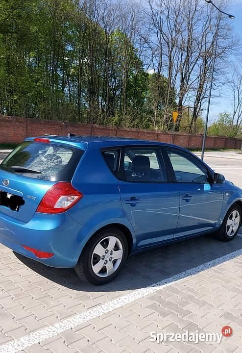 Używany Kia Ceed 2011 Niebieski Hatchback