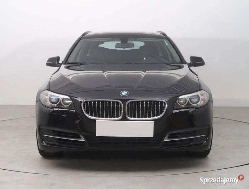 Używany BMW 518 150 KM (110 kW) 2016 Czarny Kombi