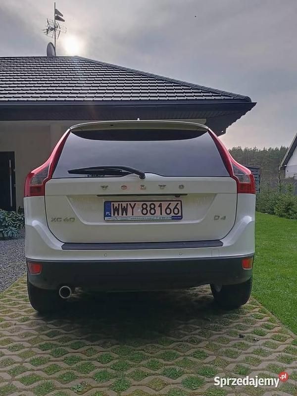 Biały Używany 2012 Volvo XC60 SUV | 57 000 zł - Obraz 1/4