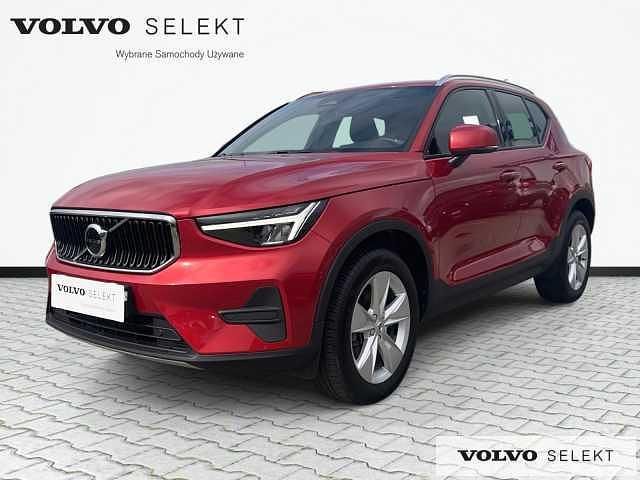 Czerwony Używany 2023 Volvo XC40 Core SUV | 137 999 zł (Dobra cena) - Obraz 1/3