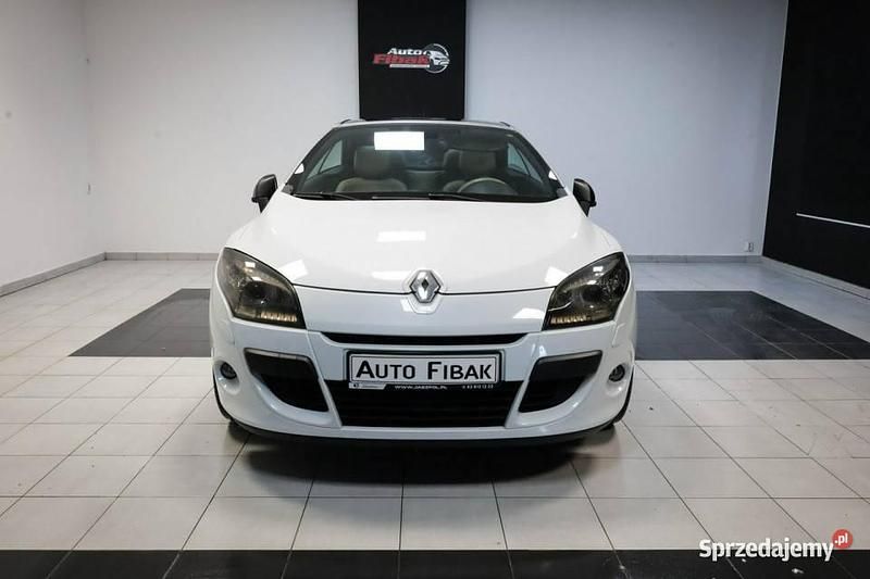 Używany Renault Mégane III 2010 Biały Sedan/Limuzyna