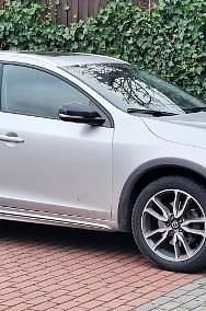 Używany Volvo V60 CC Summum 254 KM (186 kW) 2016 Srebrny Kombi