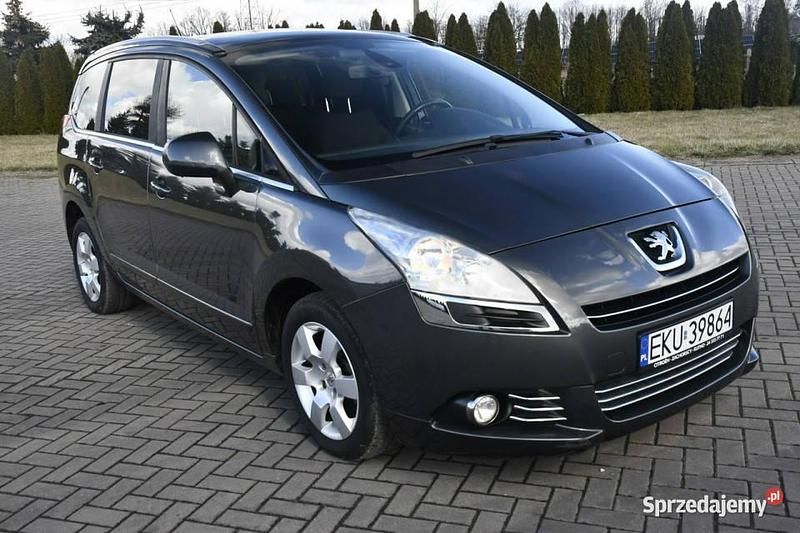 Zielony Używany 2013 Peugeot 5008 Minivan | 22 900 zł (Super Cena) - Obraz 1/4