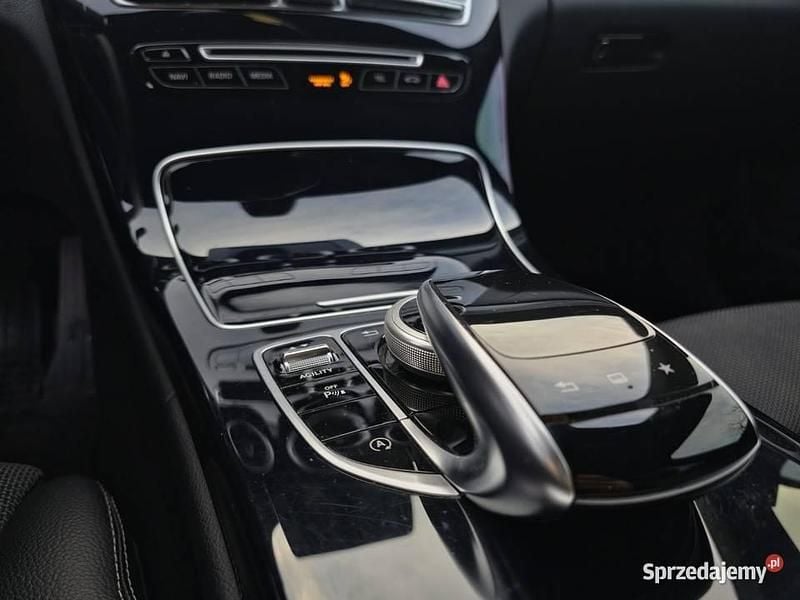 Używany Mercedes C200 184 KM (135 kW) 2016 Czarny Sedan/Limuzyna